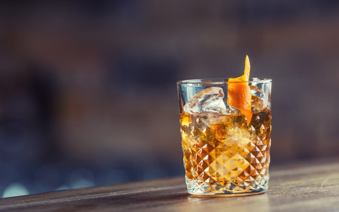 5 drinks every home bartender should know how to make